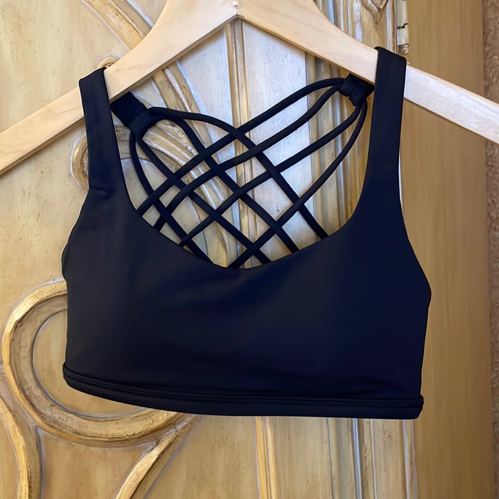 Lululemon athletica sports bra style: Free to be